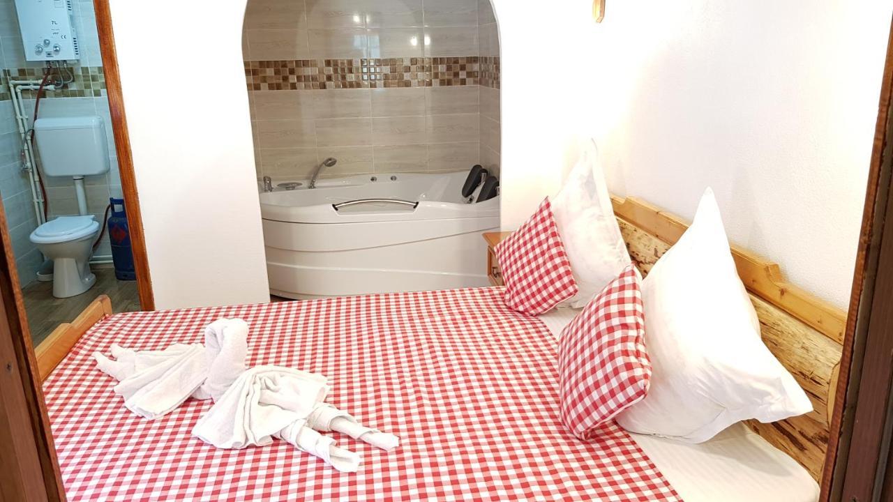 Cabanute Si Camping Dracula Capatineni-Paminteni Екстер'єр фото